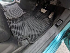 honda_freed_spike_2011-2016_1-j__2-j_restajling_pravij_rul_2226.jpg