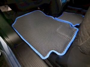 honda_freed_spike_2011-2016_1-j__2-j_restajling_pravij_rul_2239.jpg