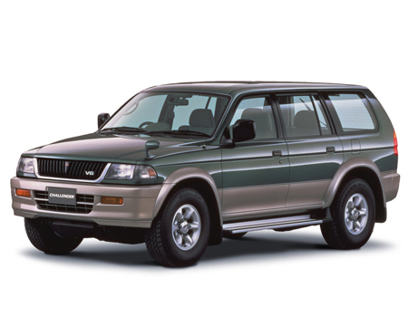 mitsubishi_challenger_1996-2001_pravij_rul