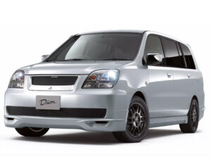 mitsubishidion_2000-2005_7_mest