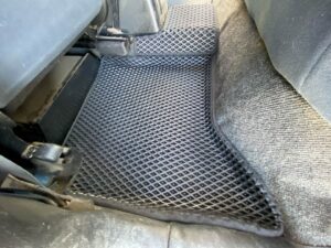 mitsubishipajero_io_1998-2000_5_dv._pravij_rul_dorestajl_4835.jpg