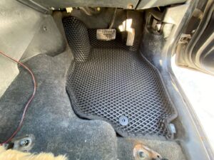 mitsubishipajero_io__2000-2007_5_dv._pravij_rul_restajling_4815.jpg