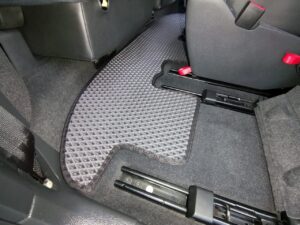 volkswagen_sharan_ii_2010-2015_3_ryada_pravij_rul_8379.jpg