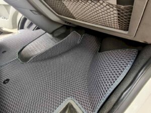 volkswagen_t5_transporter_dlya_sdvoennogo_passazhirskogo_sideniya_nestandart_8460.jpg
