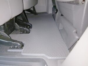 volkswagen_t6.1_caravelle_2019-2024_korotkaya_baza_8_mest_1_sdvizhnaya_dver_8501.jpg