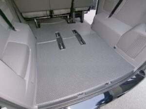 volkswagen_t6.1_caravelle_2019-2024_korotkaya_baza_8_mest_1_sdvizhnaya_dver_8505.jpg