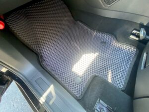 volkswagen_touran_ii_2016-2024_pravij_rul_8614.jpg
