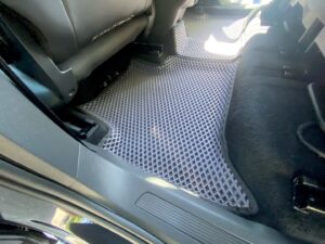 volkswagen_touran_ii_2016-2024_pravij_rul_8620.jpg